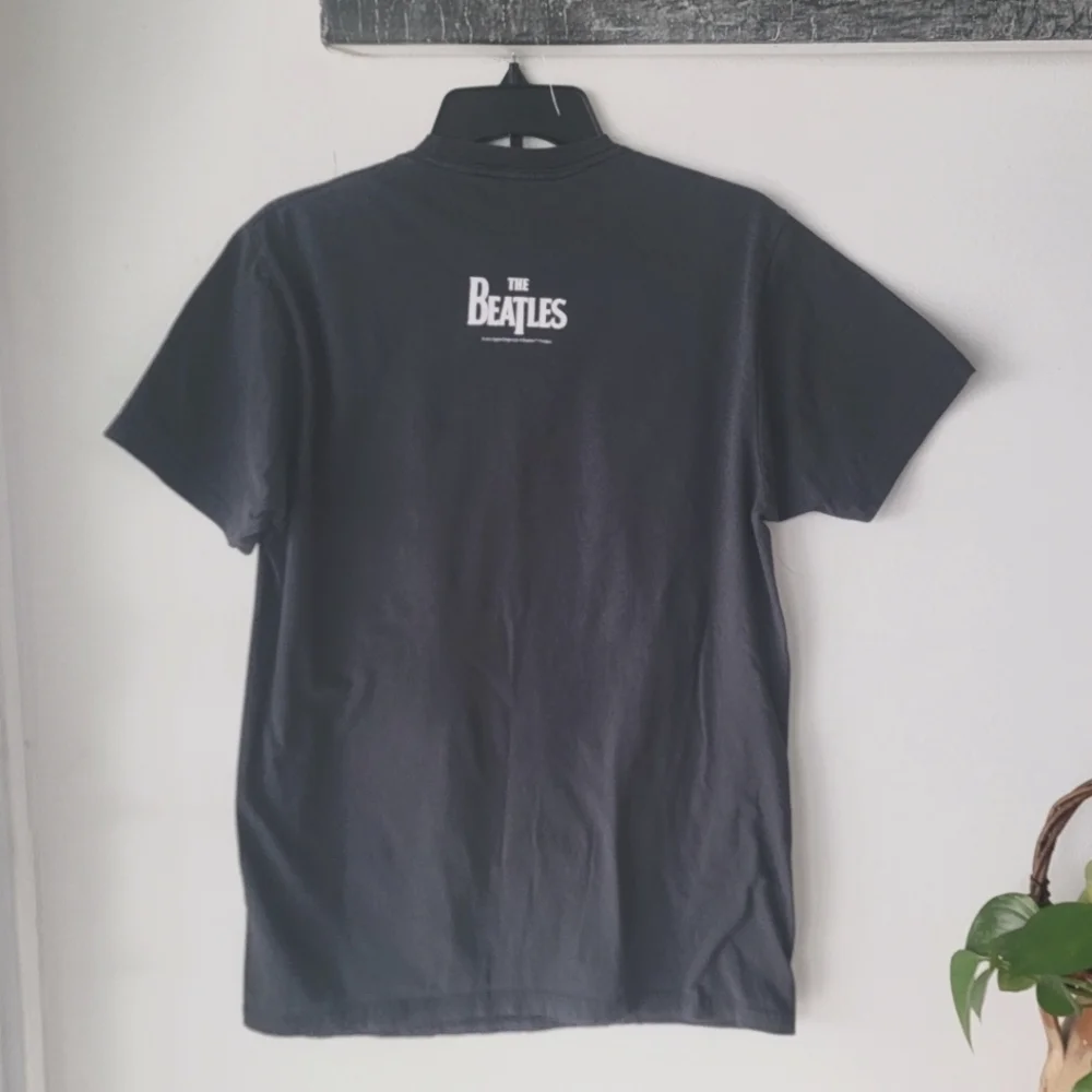 The Beatles Sgt. Pepper Lonely Hearts Club  Band Men's  T- Shirt, 2013 Size L - Picture 4 of 11